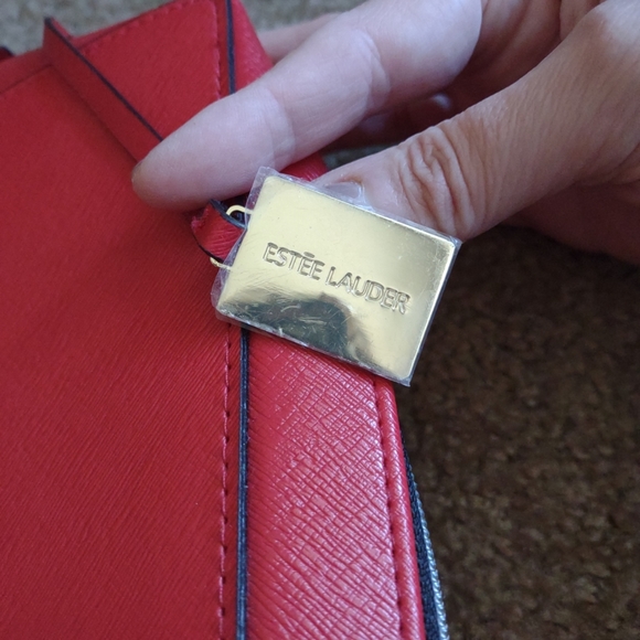 NEW 2019 Estee Lauder Large Red Toiletries Wash Make-up Cosmetics Bag Suits card - Picture 3 of 8